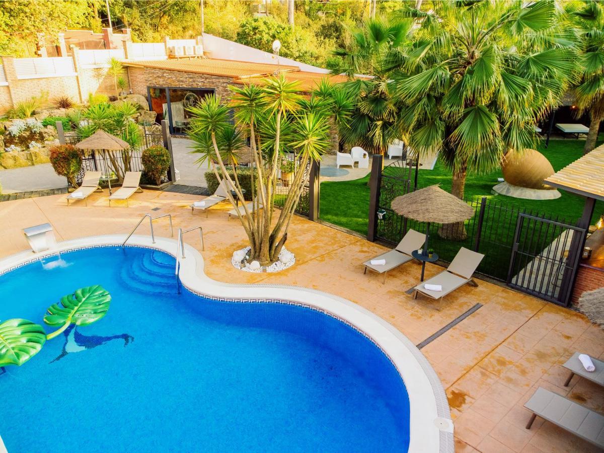 Caribbean Home Montcada i Reixac Exterior photo